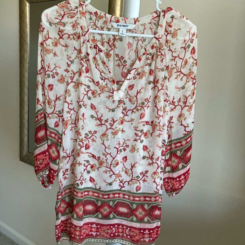OLD NAVY Floral & Paisley Print Blouse. Soft & Smooth Fabric. EUC